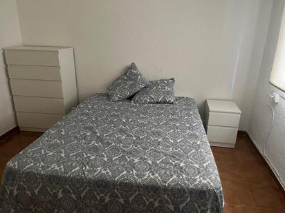 Dormitori de Pis de lloguer en  Zaragoza Capital amb Calefacció, Moblat i Forn