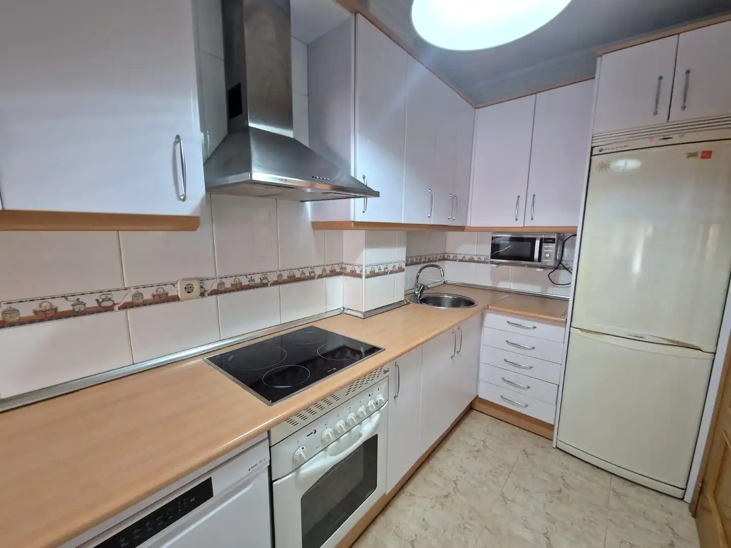 Kitchen of Flat for rent in Plasencia  with Air Conditioner and Heating