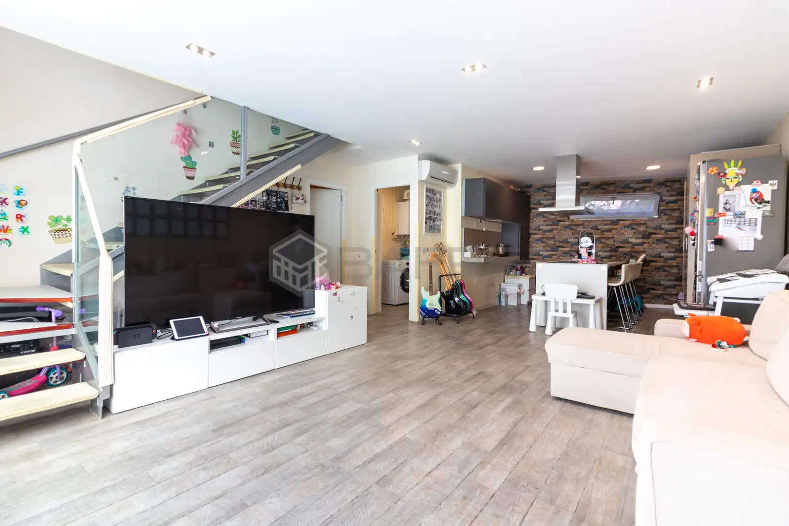 Flat with lift for sale in Calle Albarracín