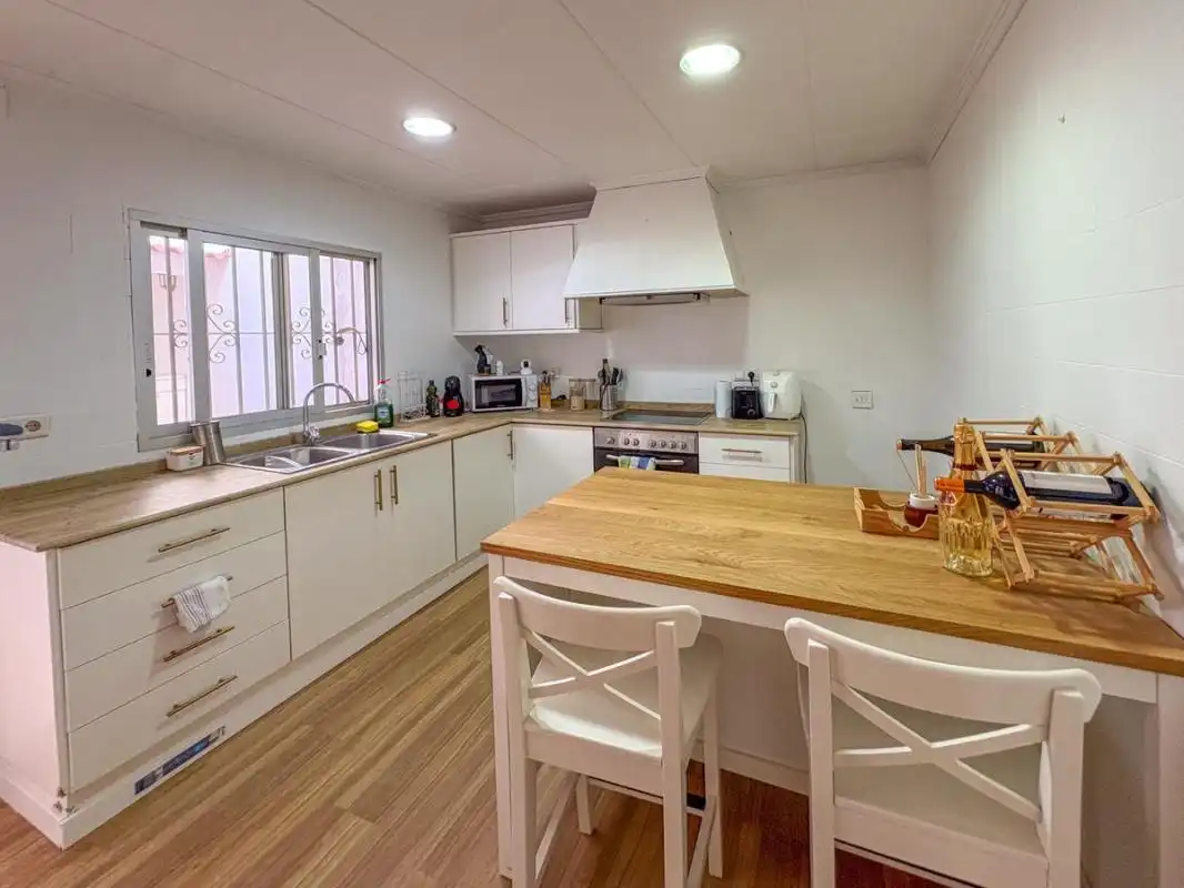 Casa rústica con terraza en venta en Carrer les Amèriques, imagen 8