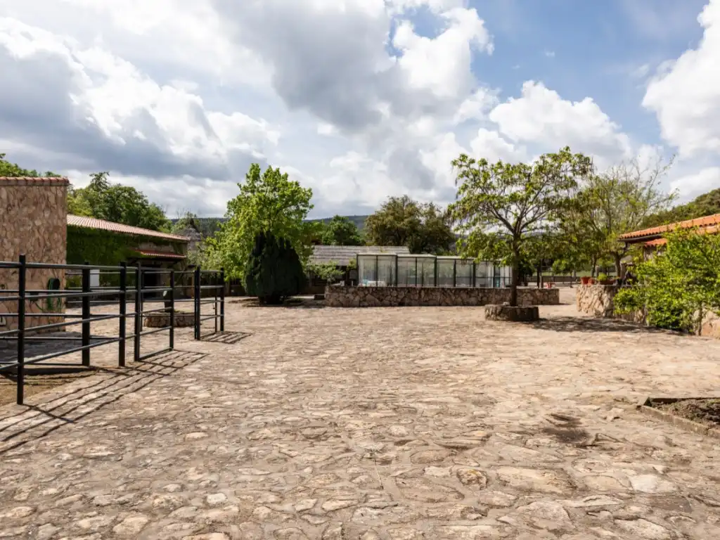 Jardín de Casa o chalet en venta en Espinoso del Rey con Terraza, Piscina y Amueblado