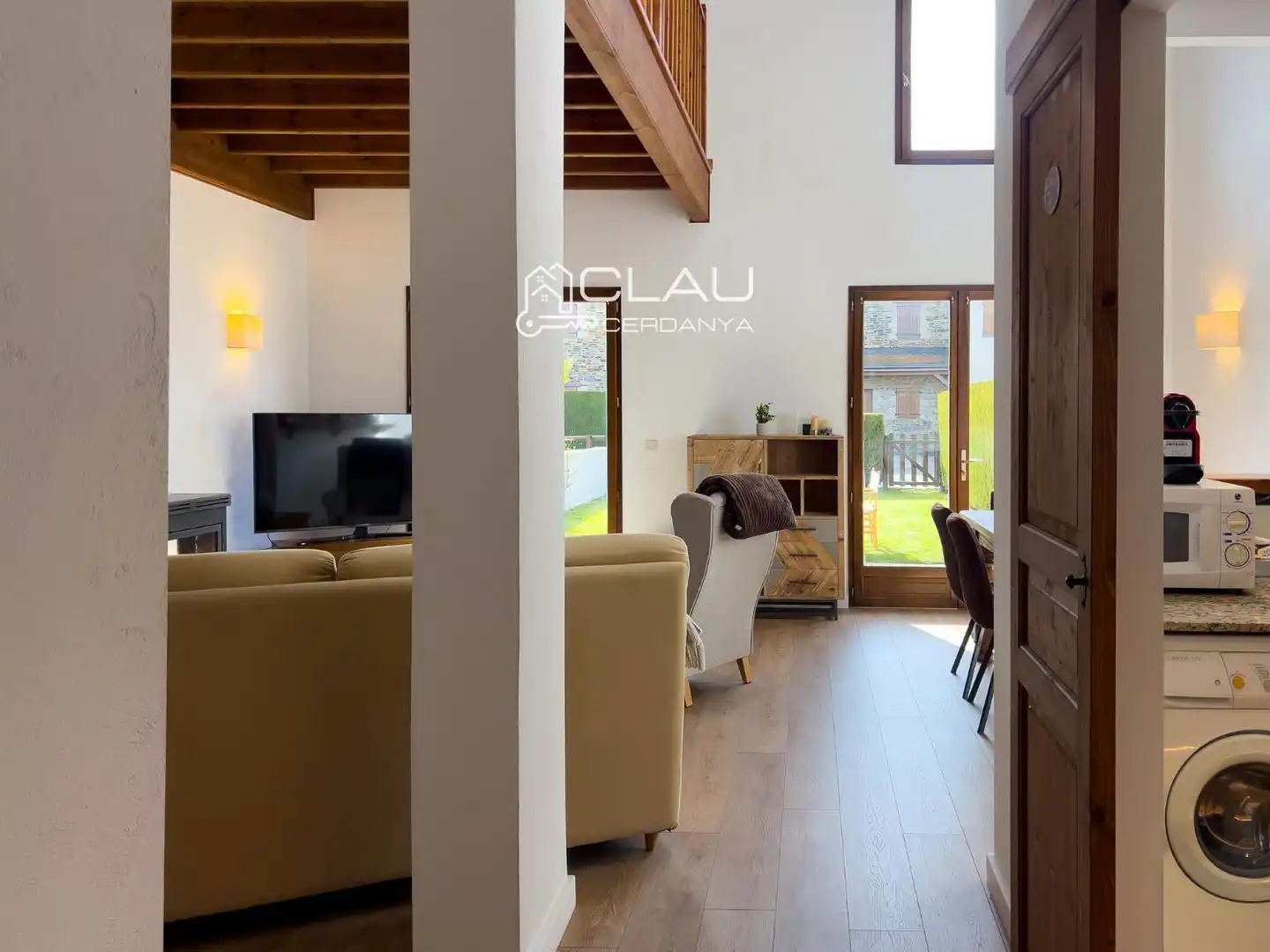 Living room of Detached homes for rent in Osséja  with Heating, Private garden and Parquet flooring