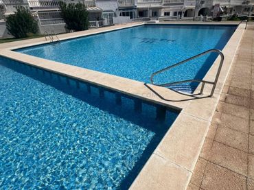 Dúplex amb piscina en venda a Nueva Torrevieja - Aguas Nuevas