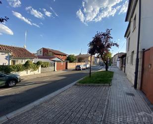 Exterior view of Single-family semi-detached for sale in Burgos Capital