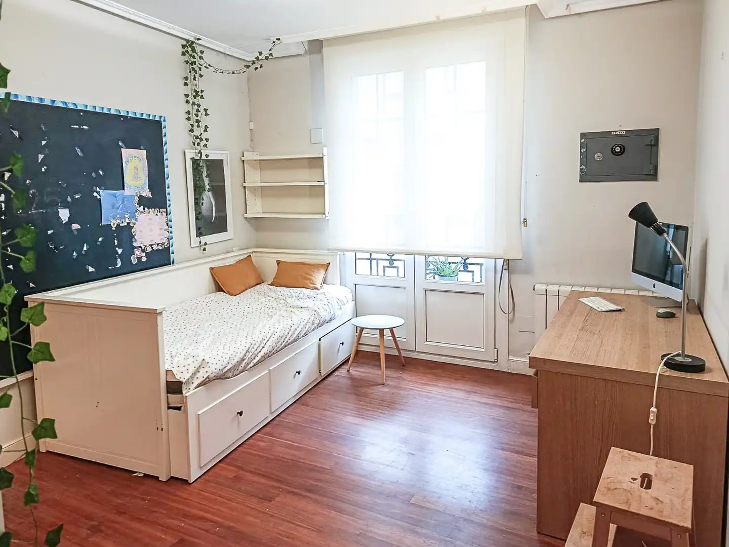 Bedroom of Flat for sale in Bilbao   with Heating, Oven and Washing machine