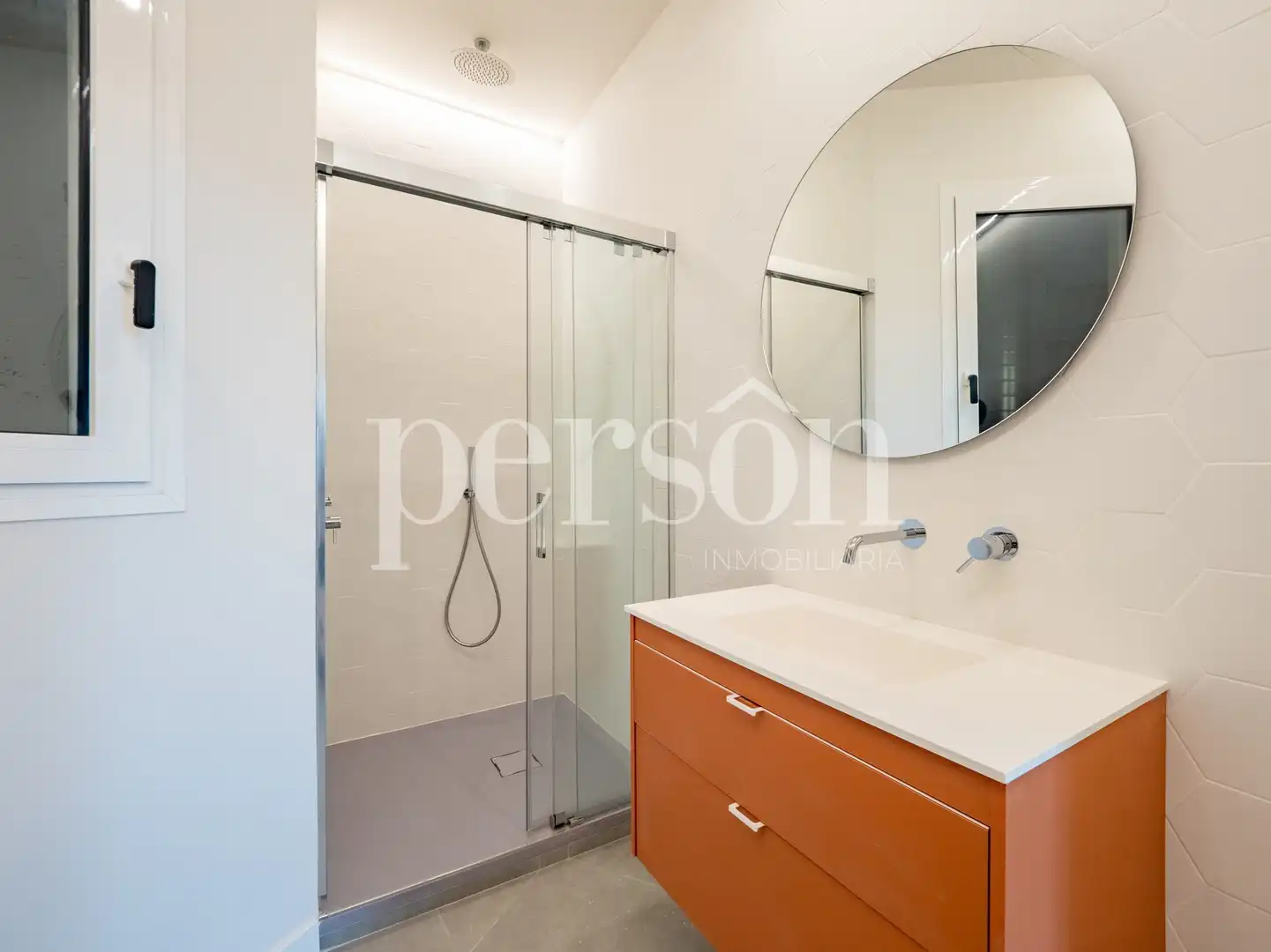 Bathroom of Flat for rent in Valencia  with Air Conditioner, Furnished and Balcony
