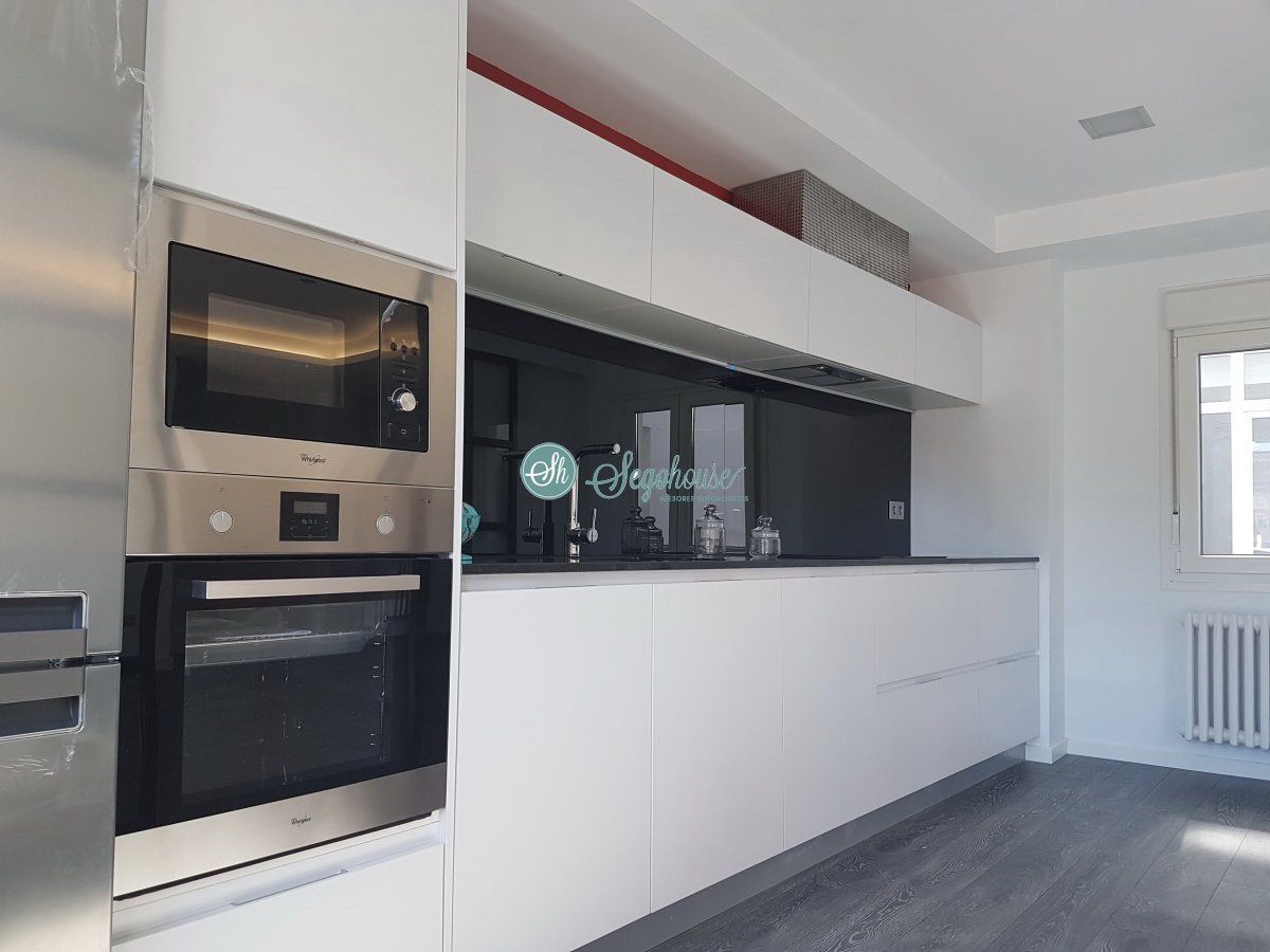 Cuina de Pis de lloguer en Segovia Capital amb Calefacció i Terrassa