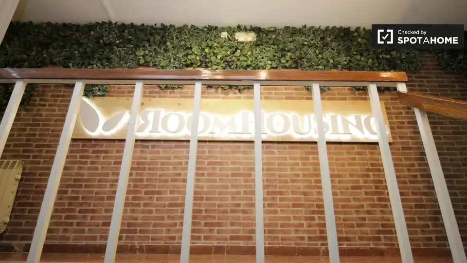 Flat for share in Barcelona  with Air Conditioner, Heating and Furnished