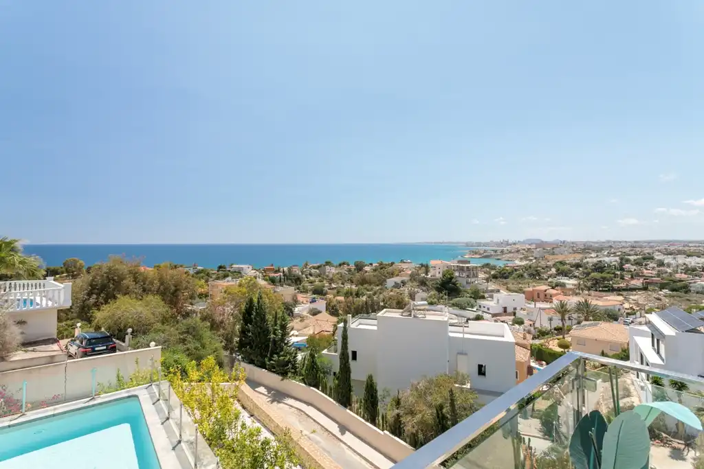 Exterior view of Houses for sale in El Campello  with Air Conditioner, Private garden and Swimming Pool