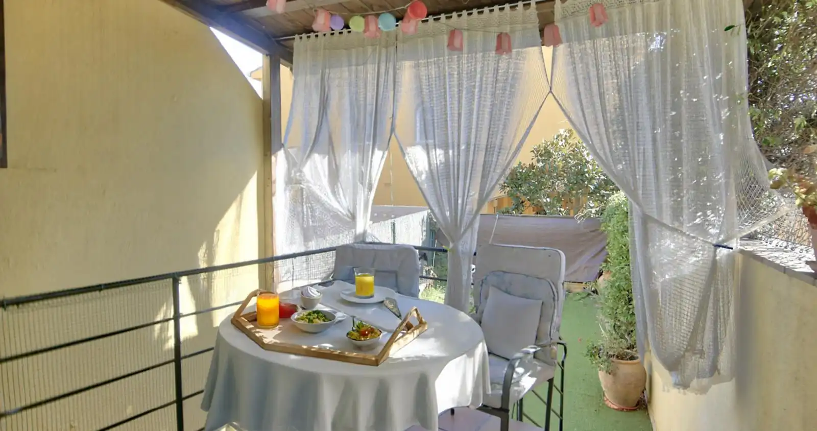 Terrasse von Einfamilien-Reihenhaus zum Verkauf in Palafrugell mit Klimaanlage, Heizung und Terrasse