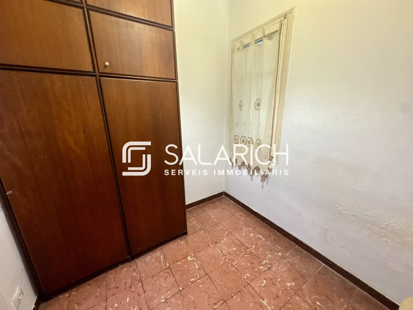 Flat for sale in Barcelona  with Air Conditioner and Balcony
