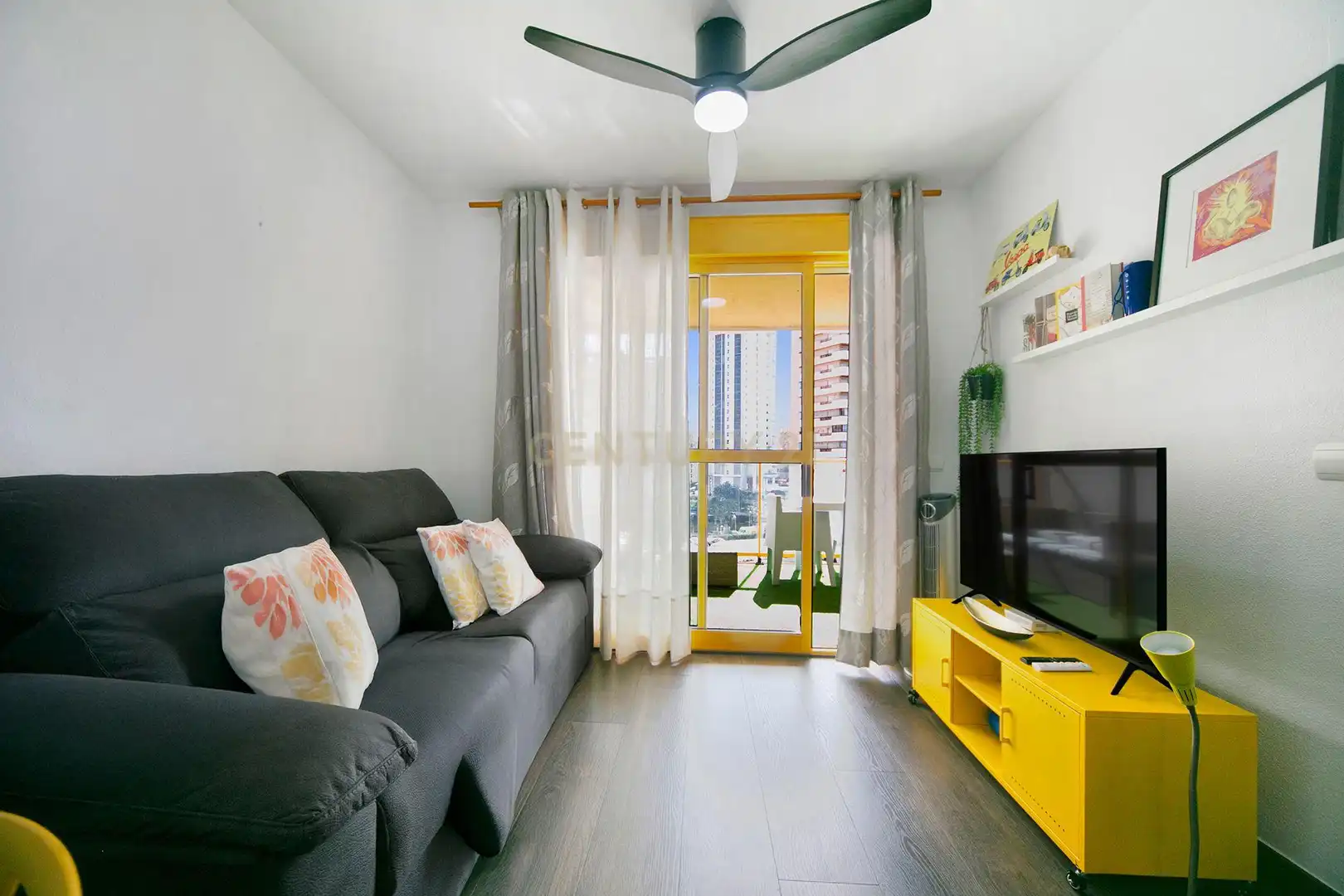 Sala de estar de Apartamento de alquiler en Calpe / Calp con Aire acondicionado, Lavadora y Microondas