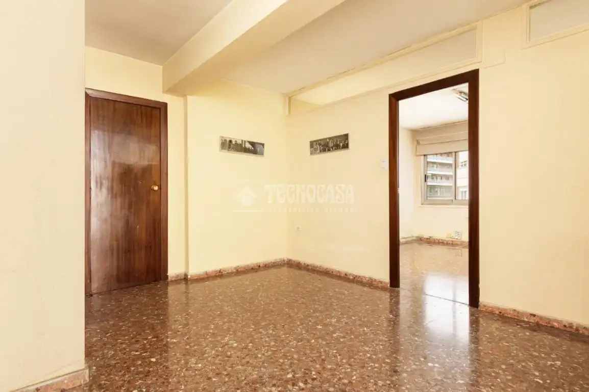 Bedroom of Flat for sale in Zaragoza  with Air Conditioner, Heating and Balcony