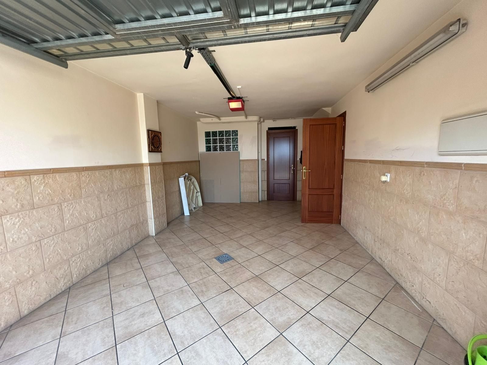 Casa adosada en venda en Antequera amb Aire condicionat, Terrassa i Traster