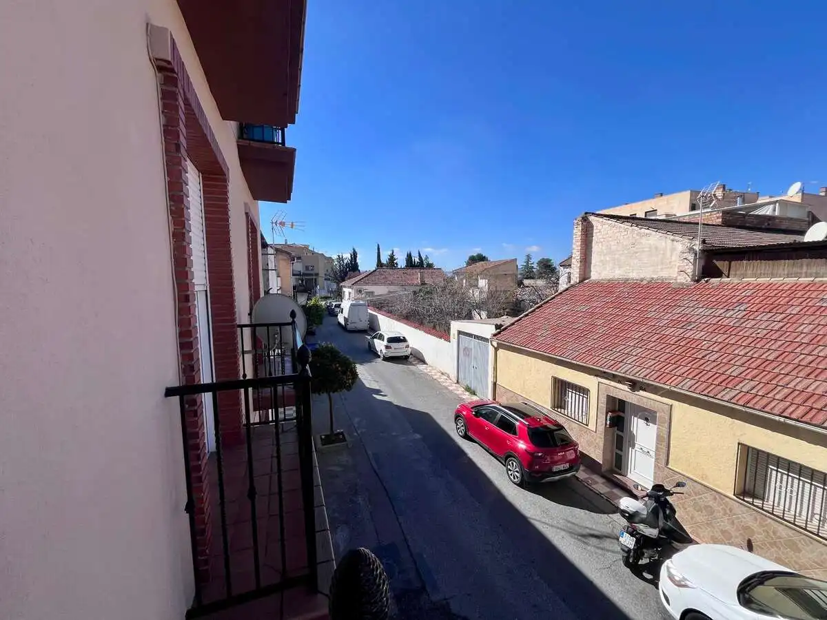 Vista exterior de Piso en venta en Armilla con Balcón