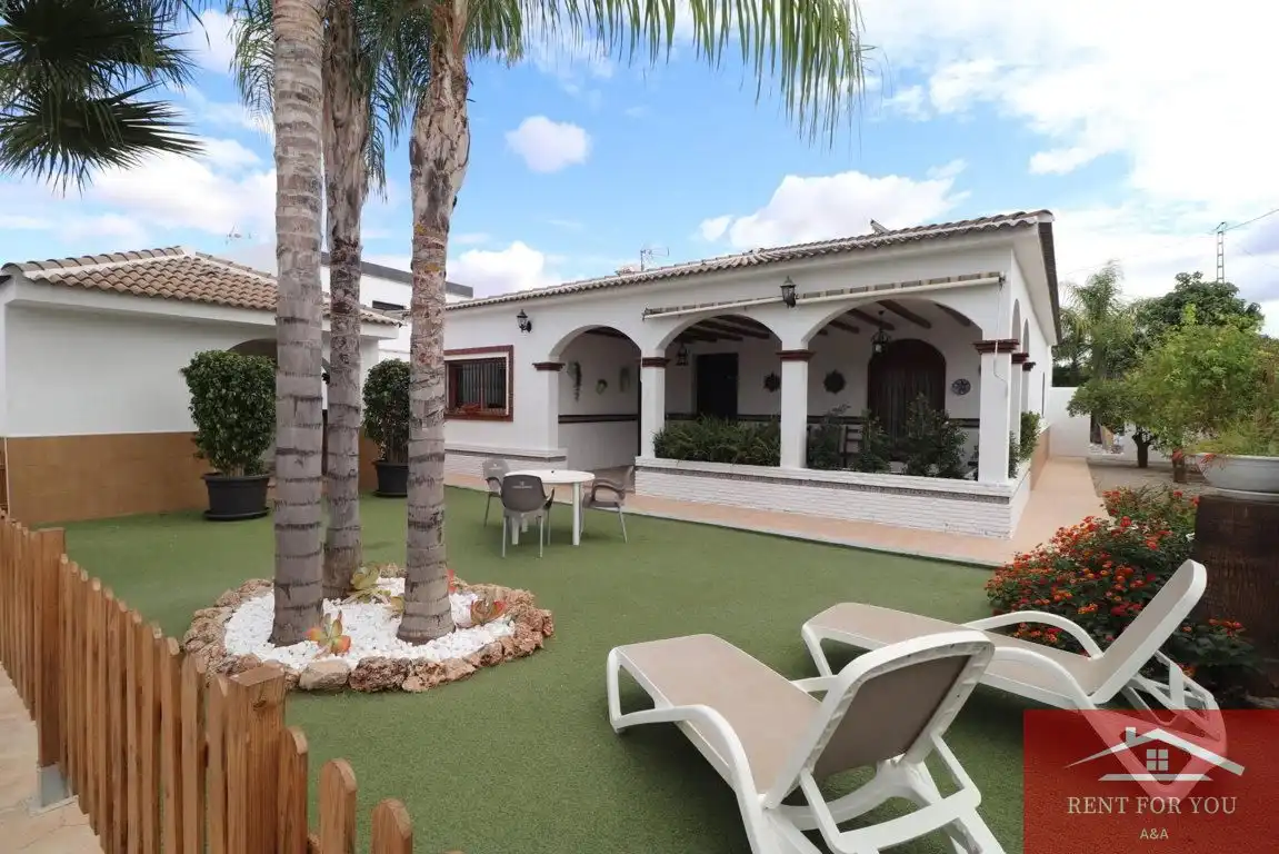 Casa con piscina en alquiler en Centro, imagen 4