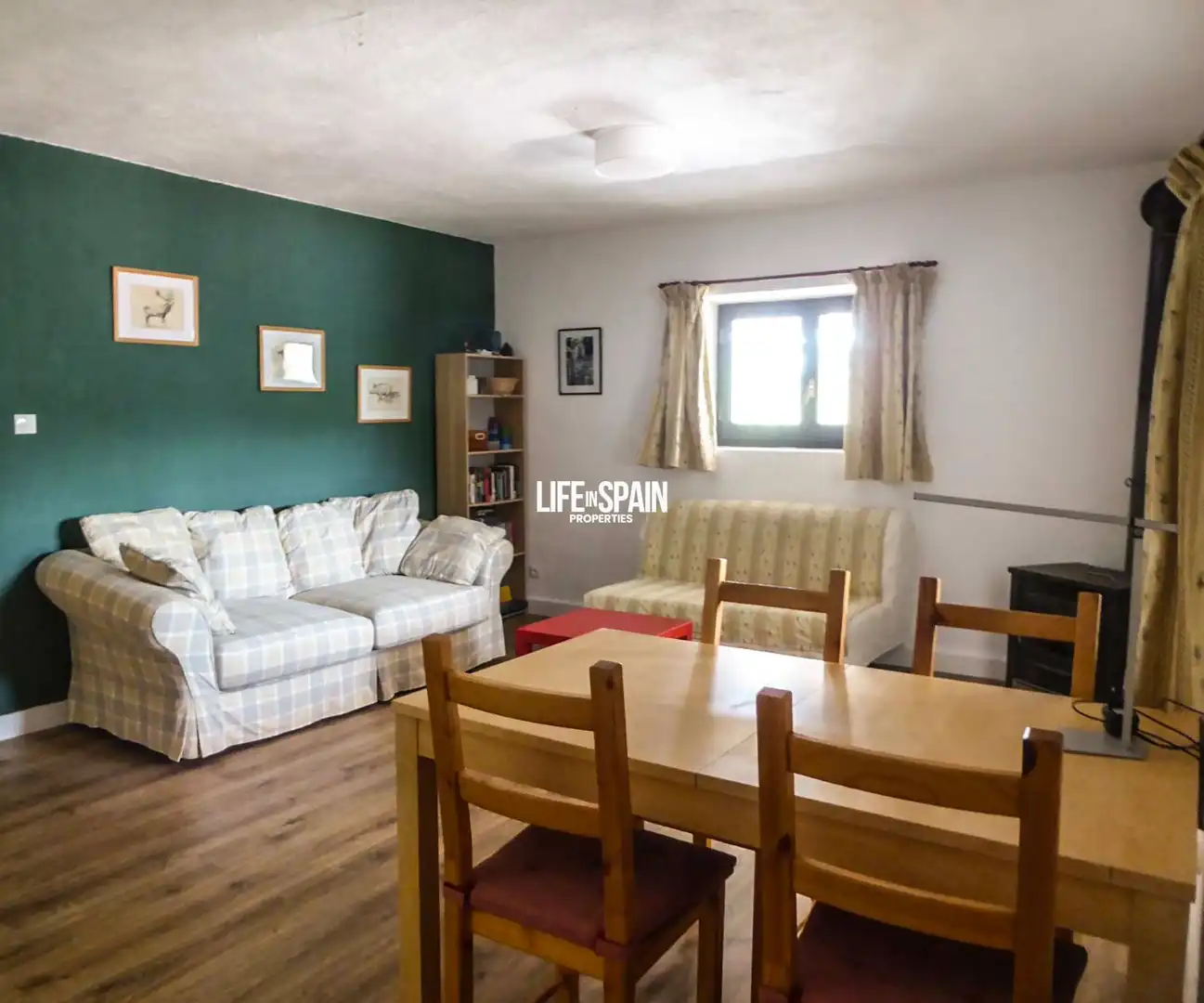 Wohnzimmer von Country house zum Verkauf in Rasquera mit Klimaanlage, Privatgarten und Terrasse