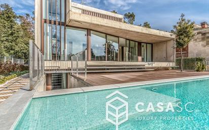 Exterior view of House or chalet for sale in Sant Cugat del Vallès  with Air Conditioner, Private garden and Parquet flooring