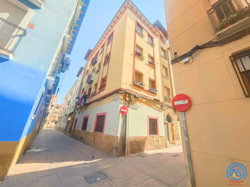 Vista exterior de Piso de alquiler en Zaragoza con Calefacción, Amueblado y Horno