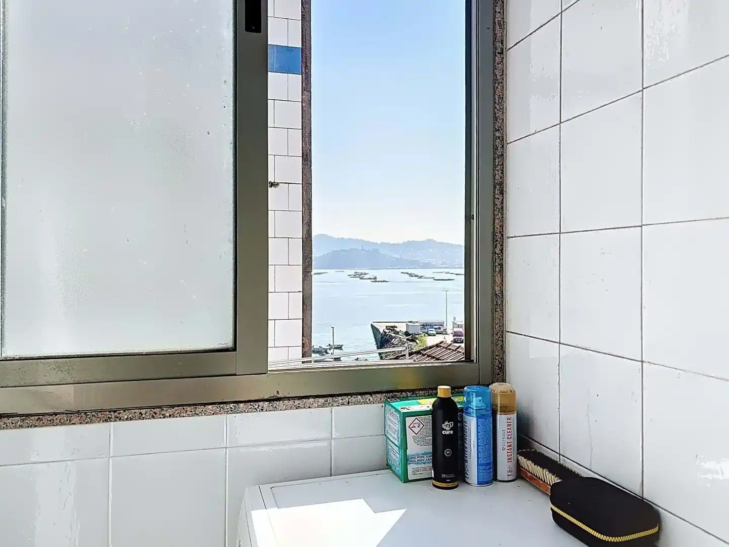 Badezimmer von Dachboden zum Verkauf in Moaña mit Heizung und Terrasse