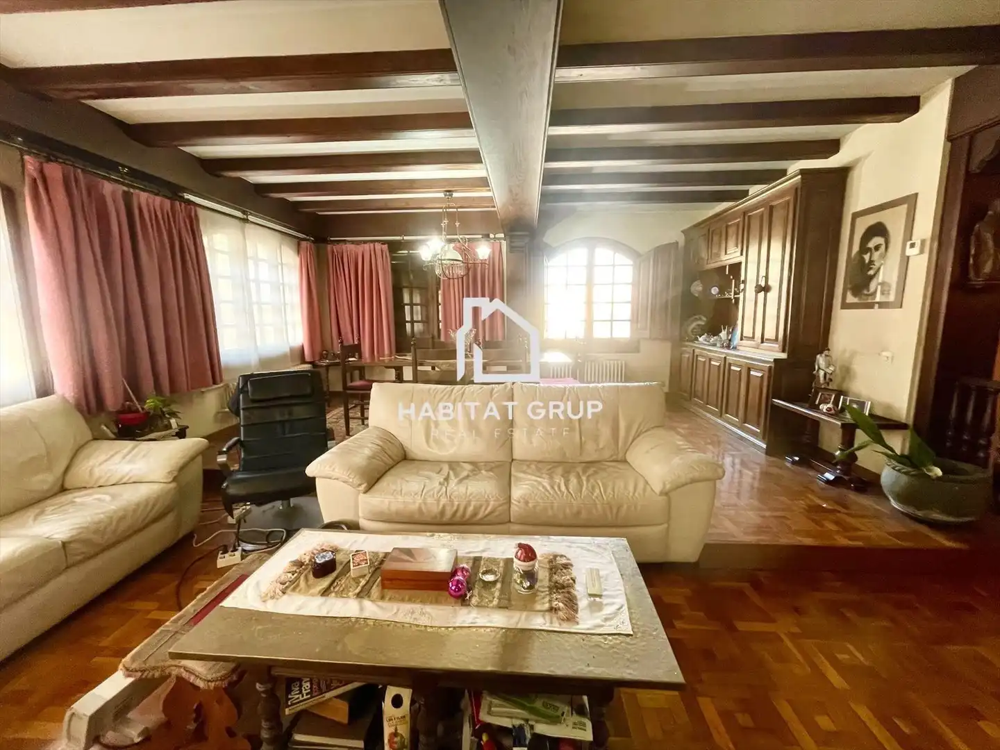 Sala d'estar de Casa o xalet en venda en Girona amb Aire condicionat, Calefacció i Jardí privat
