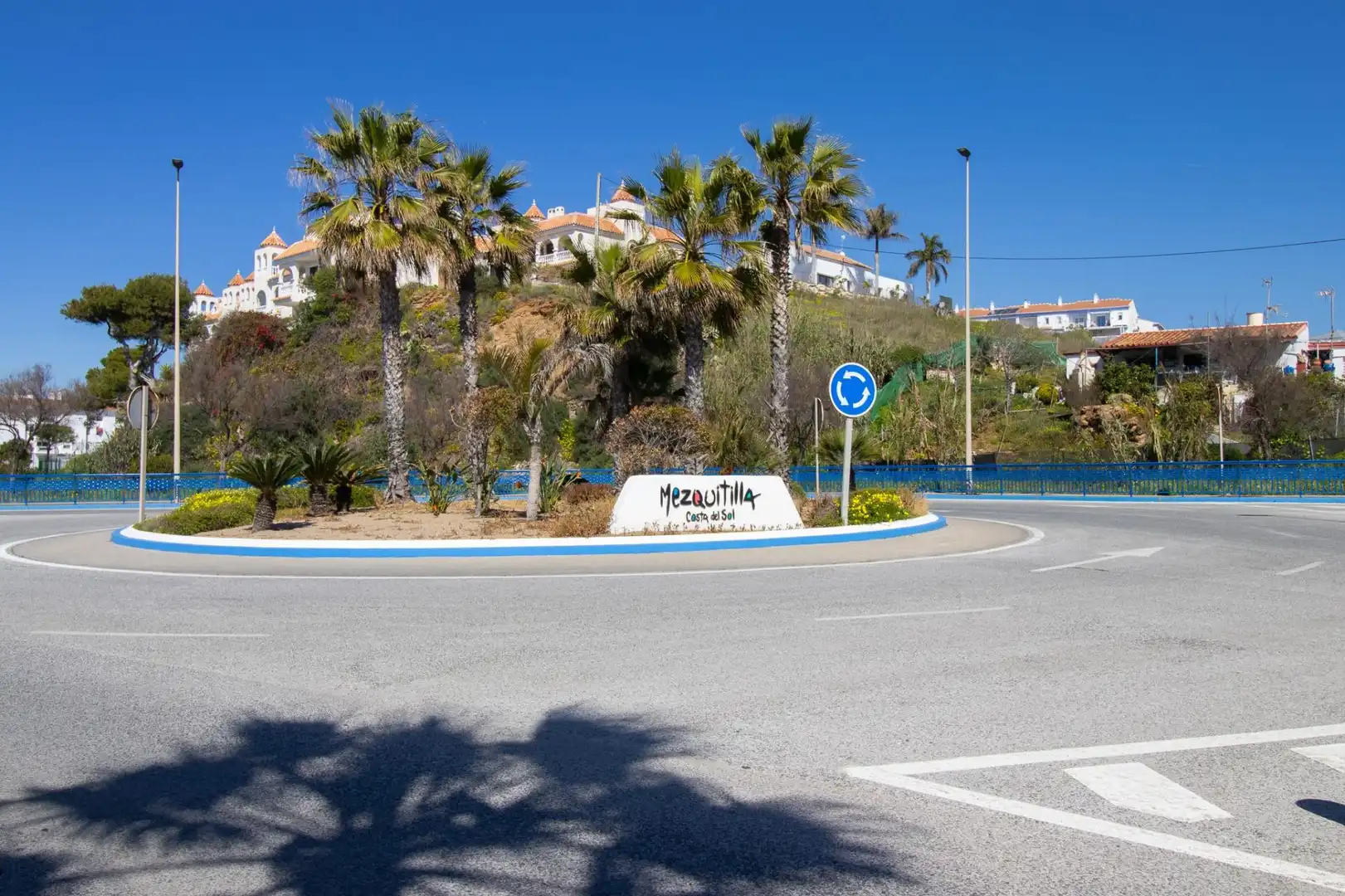 Vista exterior de Casa o chalet en venta en Vélez-Málaga con Piscina comunitaria