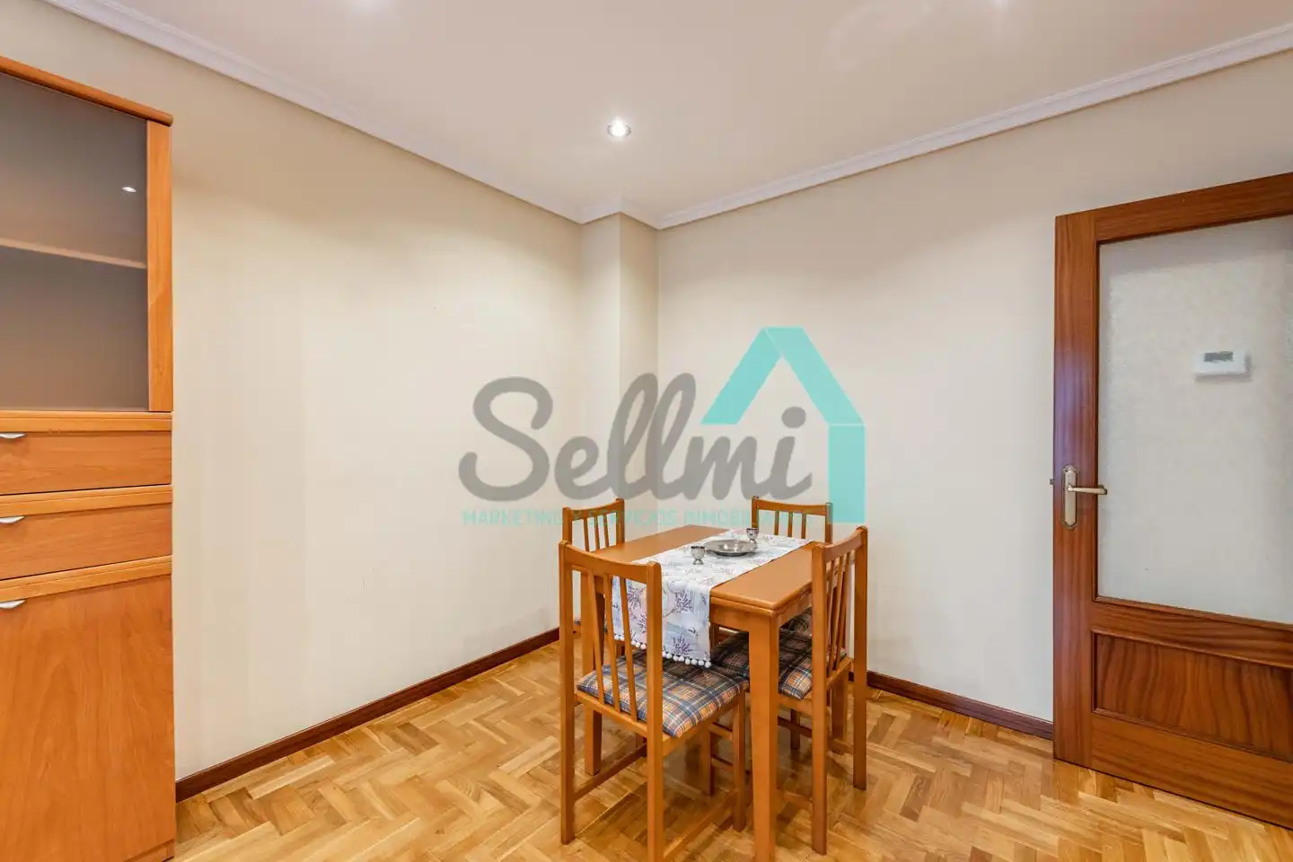 Esszimmer von Wohnung zur Miete in Oviedo  mit Heizung, Parkett und Möbliert