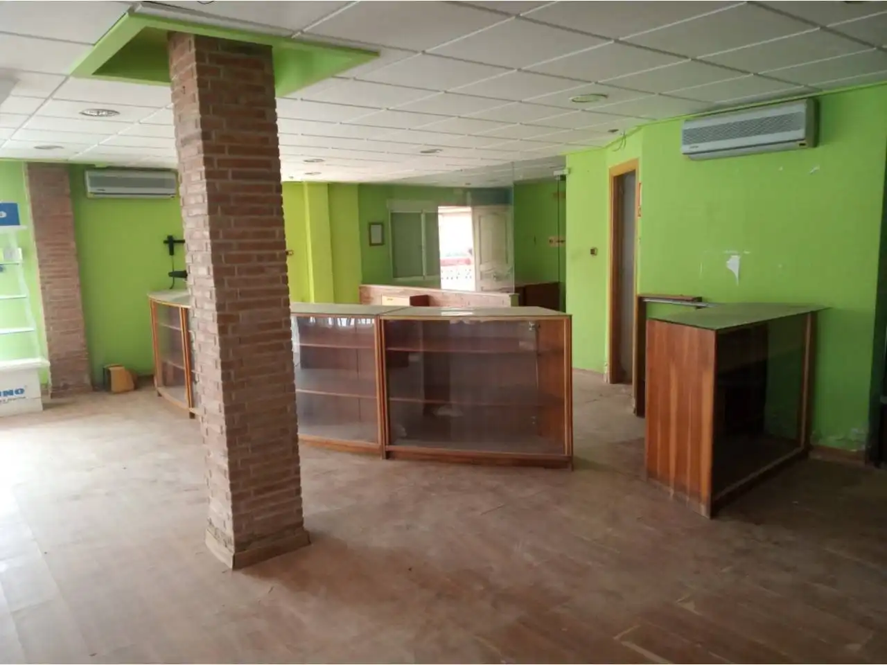 Business premises for sale in Calle  Belchite s/n esqu. Cl. Tafalla, imagen 2