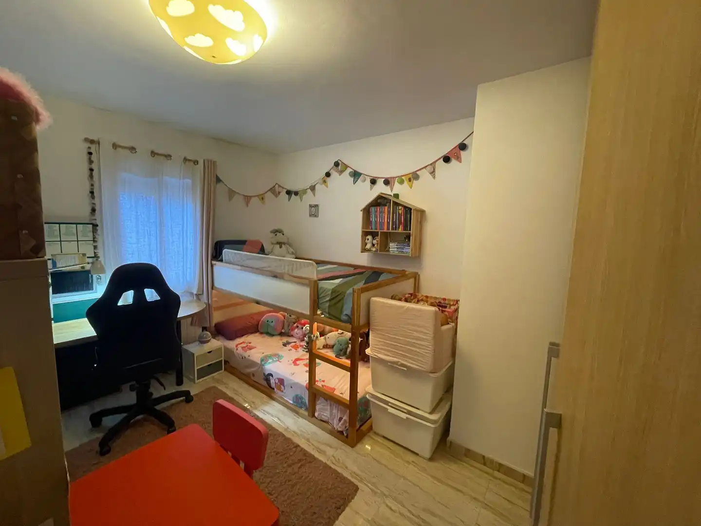 Schlafzimmer von Dachboden zum Verkauf in Cornellà de Llobregat mit Terrasse und Balkon