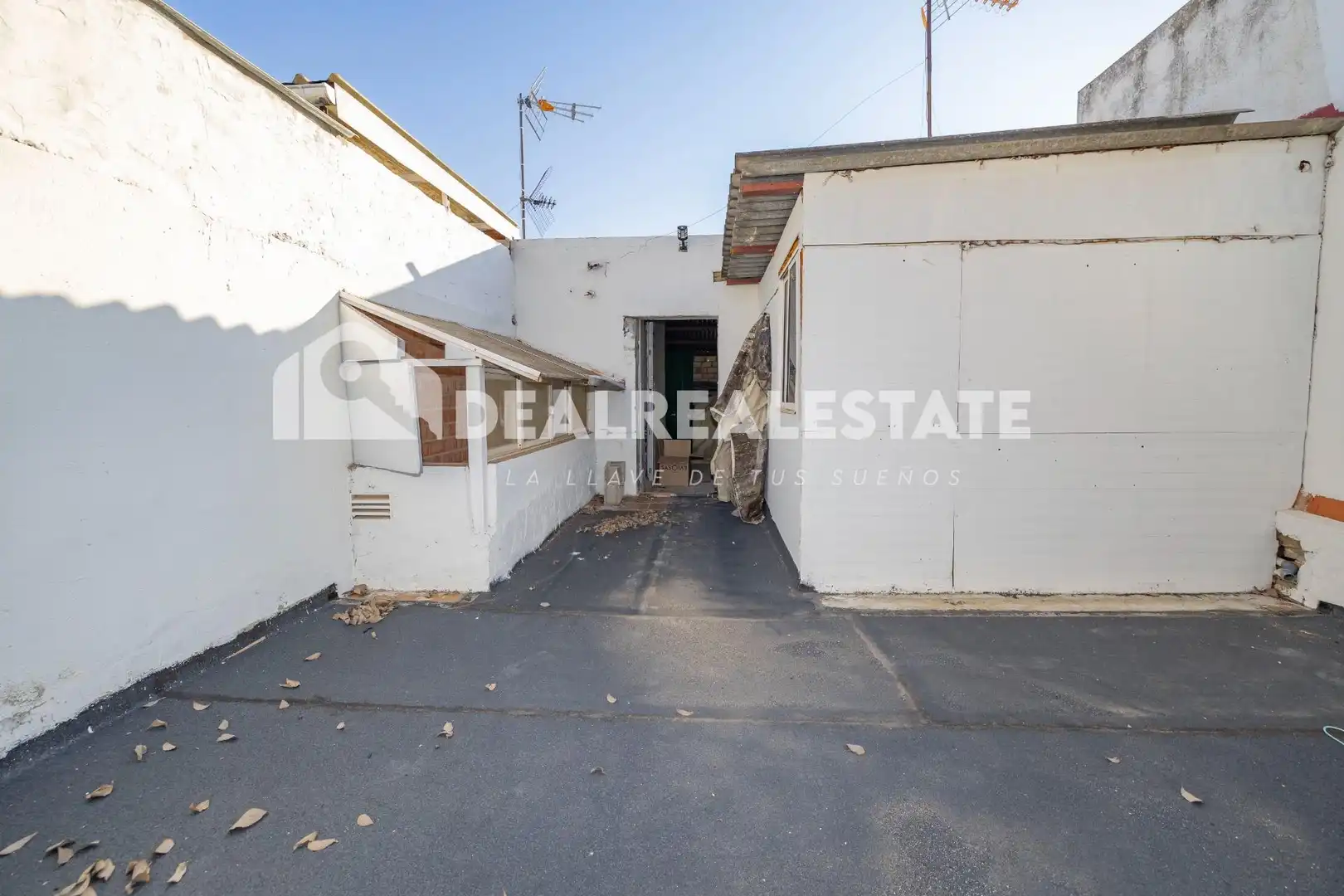 Vista exterior de Pis en venda en La Rinconada amb Aire condicionat, Terrassa i Balcó