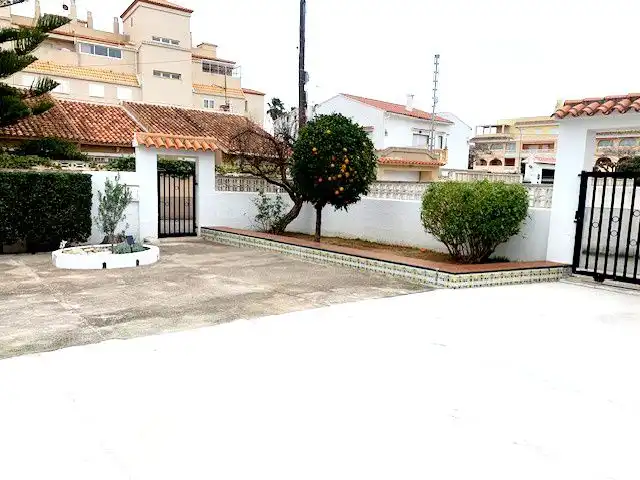 Vista exterior de Casa o chalet en venta en Dénia con Aire acondicionado, Calefacción y Jardín privado