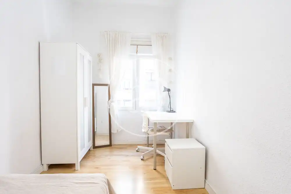 Habitación de Piso de alquiler en Valencia con Aire acondicionado, Amueblado y Balcón