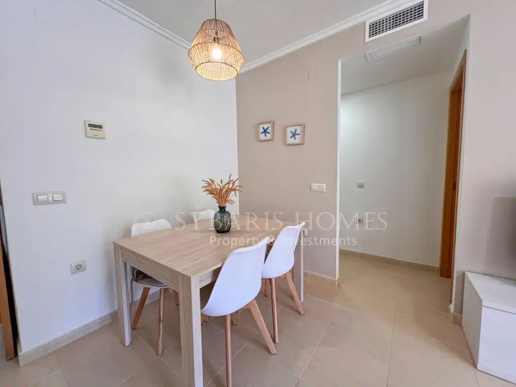 Comedor de Apartamento de alquiler en Dénia con Aire acondicionado, Jardín privado y Terraza