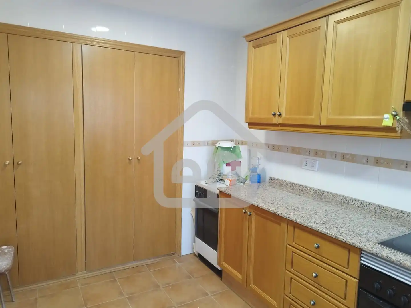 Küche von Einfamilien-Reihenhaus zum Verkauf in Requena mit Terrasse