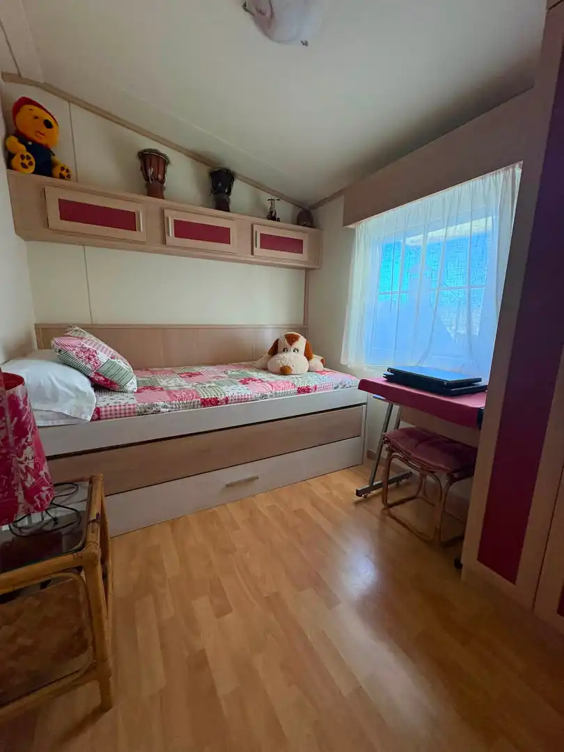 Dormitori de Casa o xalet en venda en Agoncillo amb Aire condicionat i Moblat