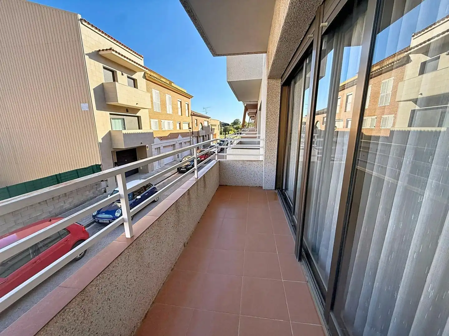 Vista exterior de Casa adosada en venta en Vilanova i la Geltrú con Terraza y Balcón