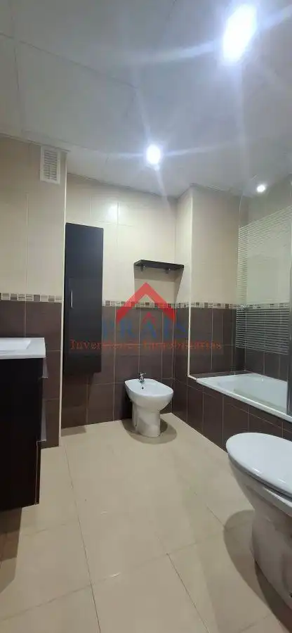 Baño de Piso en venta en Utrera con Aire acondicionado, Trastero y Amueblado