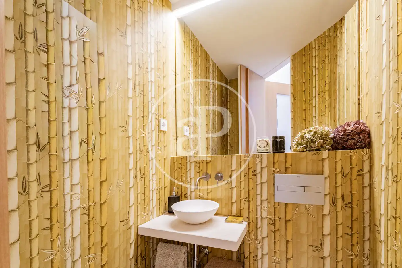 Baño de Piso en venta en Madrid con Calefacción y Trastero