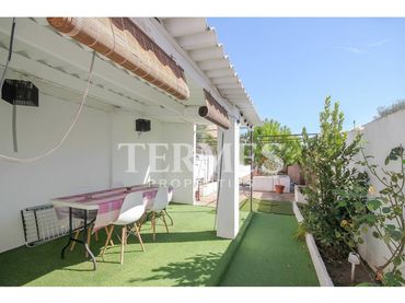 Adossat amb jardí en venda a Calle Carme