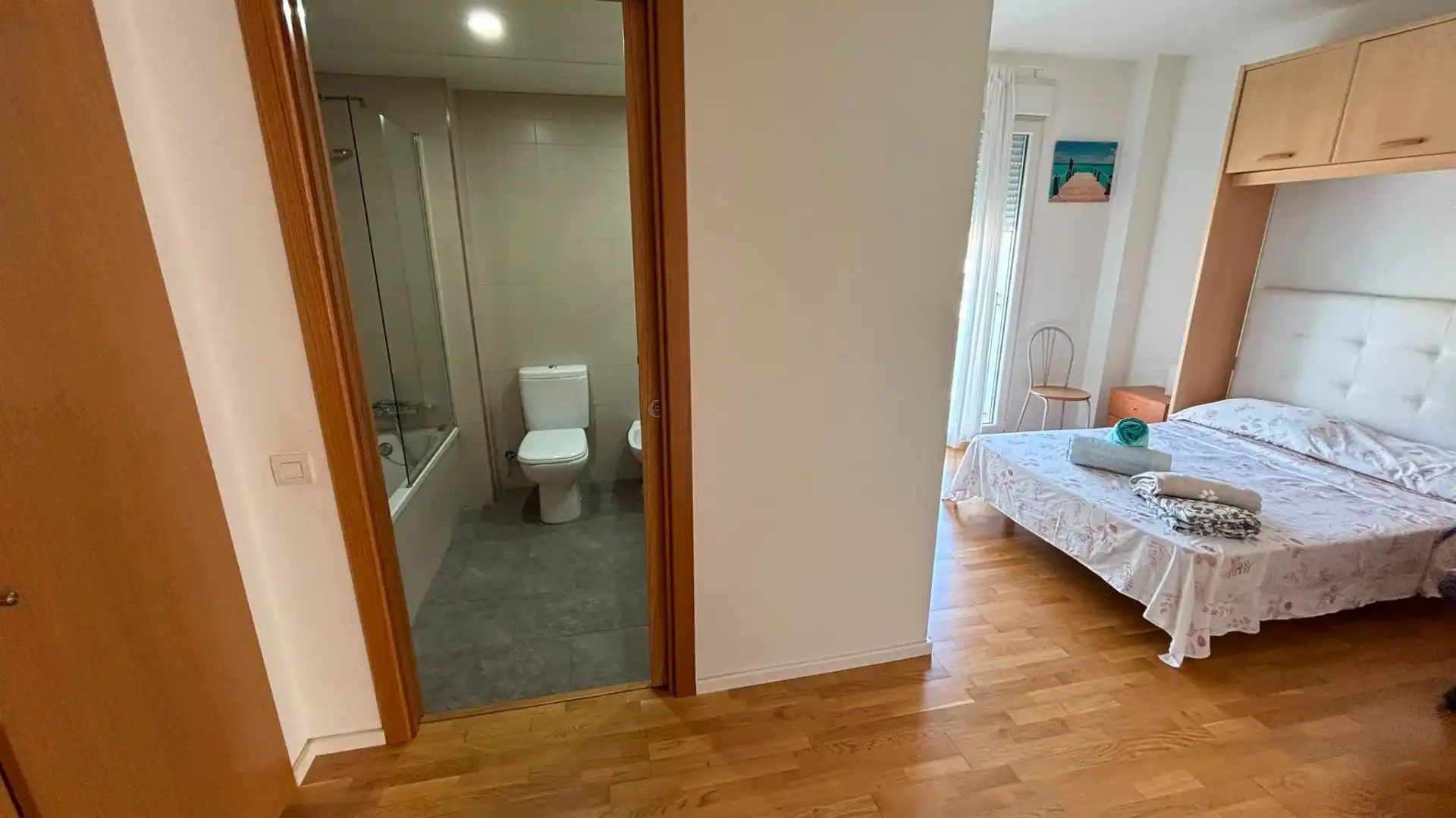 Badezimmer von Wohnungen zur Miete in Cubelles mit Klimaanlage, Balkon und Gemeinschaftspool