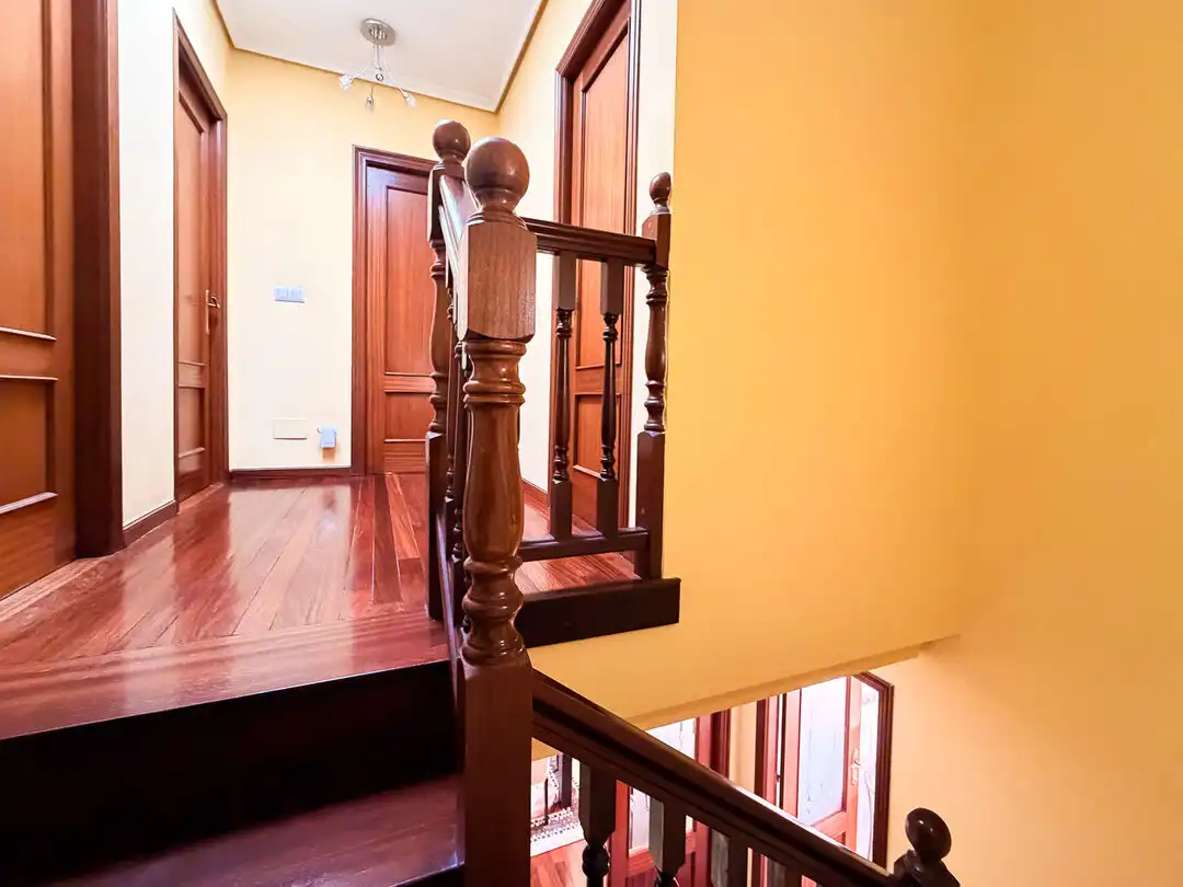 Piso en venta en Santa Cruz de Bezana con Calefacción, Terraza y Trastero