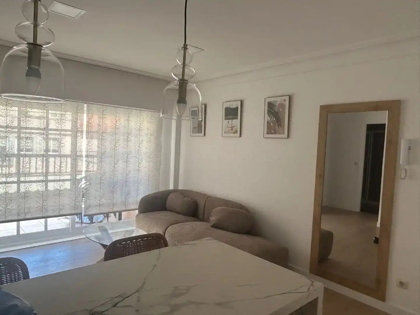 Wohnzimmer von Dachboden zur Miete in Sanxenxo mit Möbliert