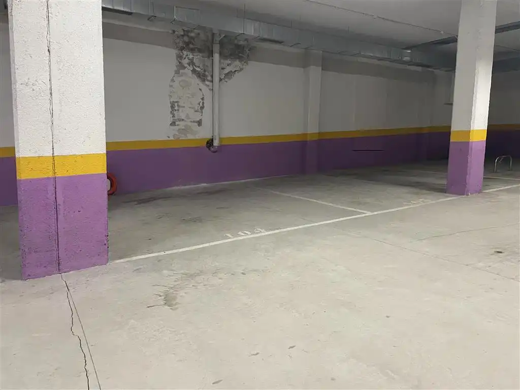 Aparcament de Dúplex de lloguer amb opció a compra en San Vicente de la Barquera amb Calefacció, Parquet i Piscina