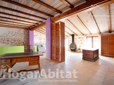 Casa con balcón en venta en Calle Pedro Vidal
