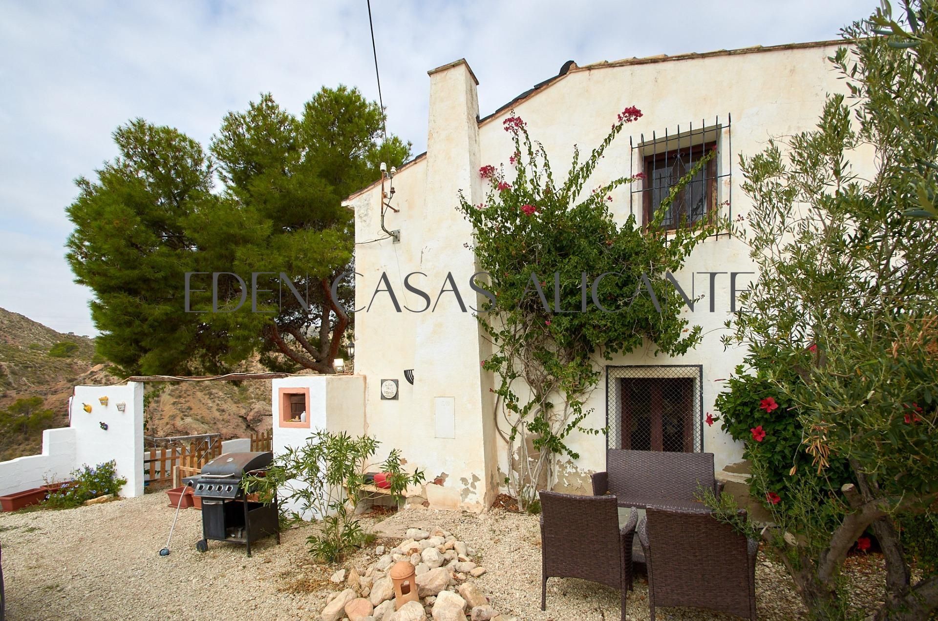 Vista exterior de Casa o xalet en venda en Jijona / Xixona amb Calefacció, Jardí privat i Traster
