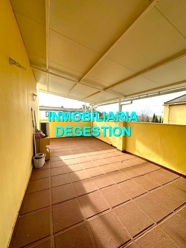 Vista exterior de Casa o chalet en venta en Linares con Aire acondicionado, Calefacción y Jardín privado