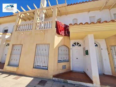 Pis amb piscina en venda a Barrio LARGO EL