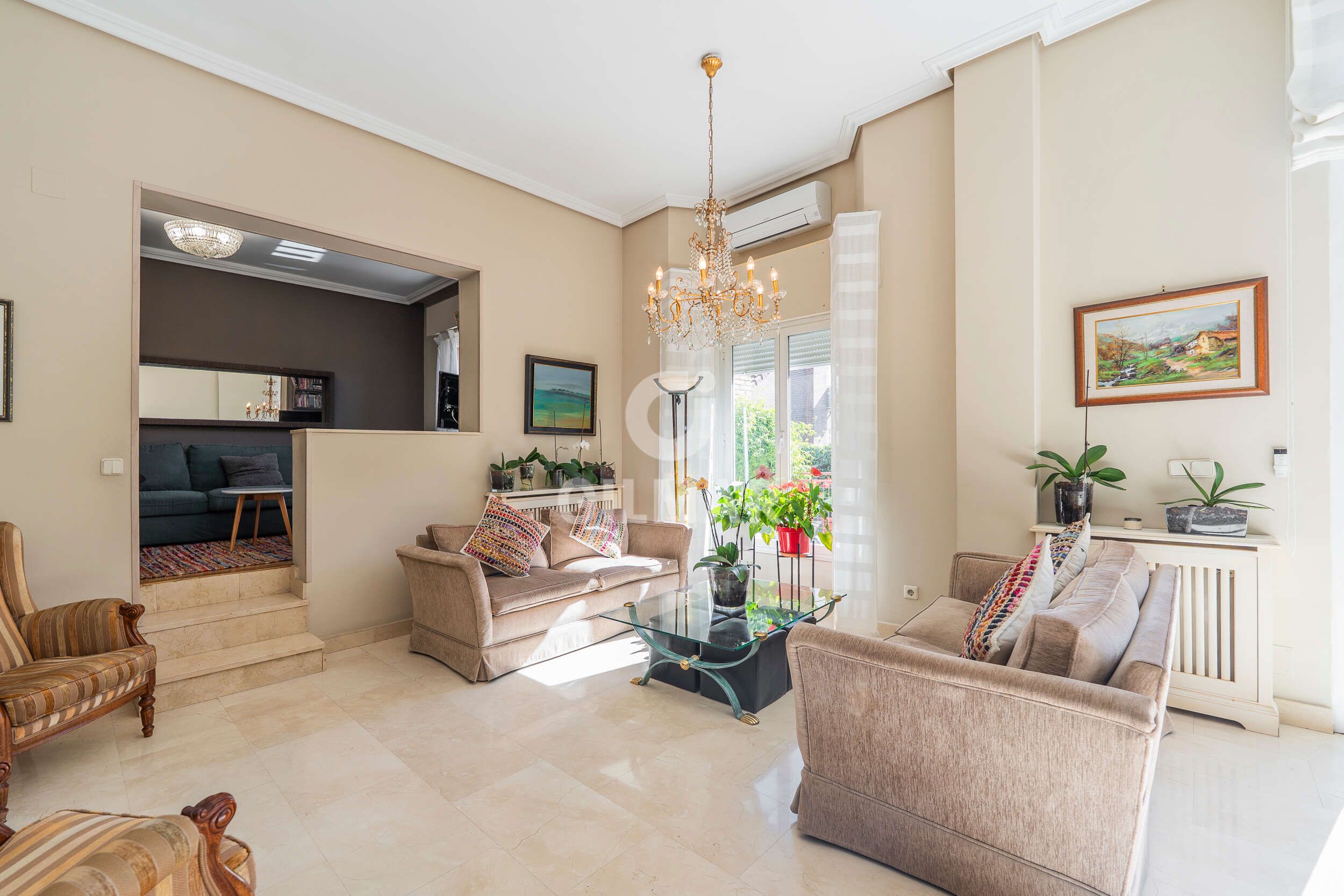 Sala de estar de Casa adosada en venta en  Madrid Capital con Calefacción y Jardín privado