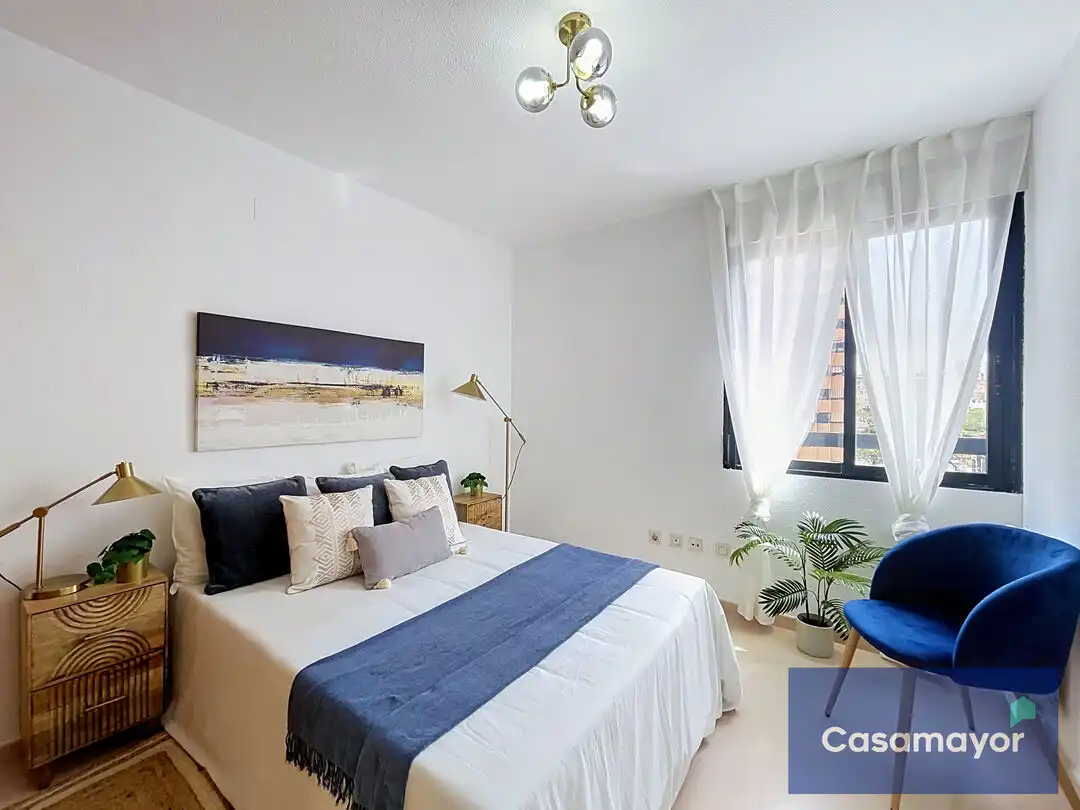 Dormitori de Pis en venda en Alicante / Alacant amb Jardí privat, Terrassa i Traster