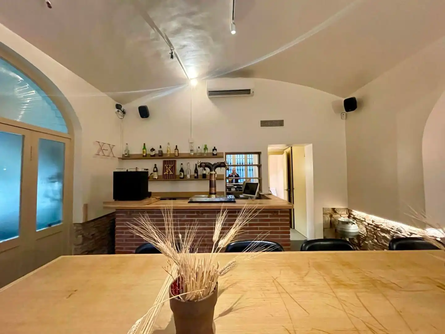Commercial properties for transfer in Avinyo, Barri Gòtic